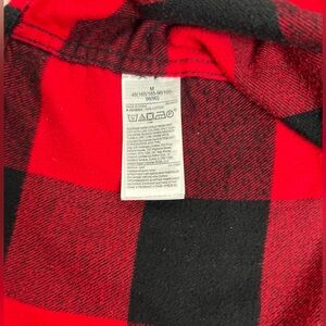 GAP Standard Fit Men's Flannel Red Black Plaid Shirt Long Sleeve Size Medium